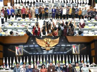 Ketua DPRD Sumsel Andie Dinialdie, Anggota, dan Sekretaris Sukseskan Munas I ADPSI & ASDEPSI 2025 di Bandung