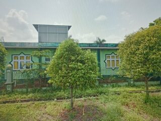 "Pembangunan Ruang Kepala Sekolah SDN 05 Muara Beliti Plus Antara Harga Kontrak dan Transparansi Pengadaan"